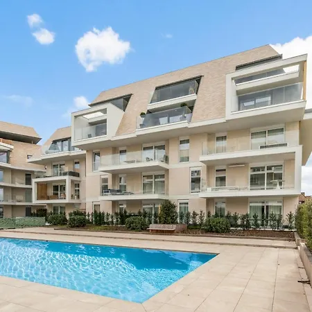 Port Orion - Brand New Ground Floor Flat With Pool